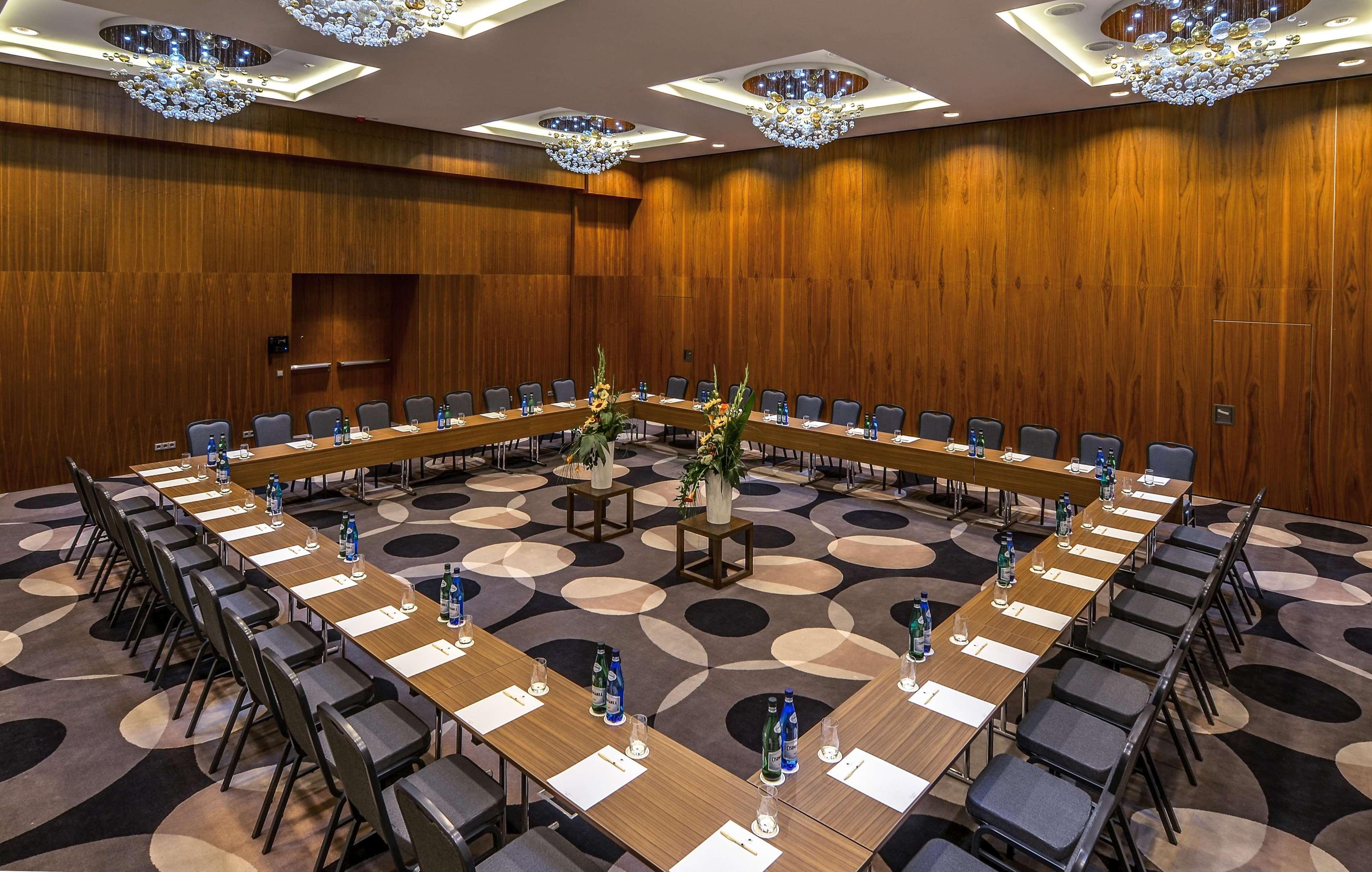 Doubletree By Hilton Lodz Hotel Business photo