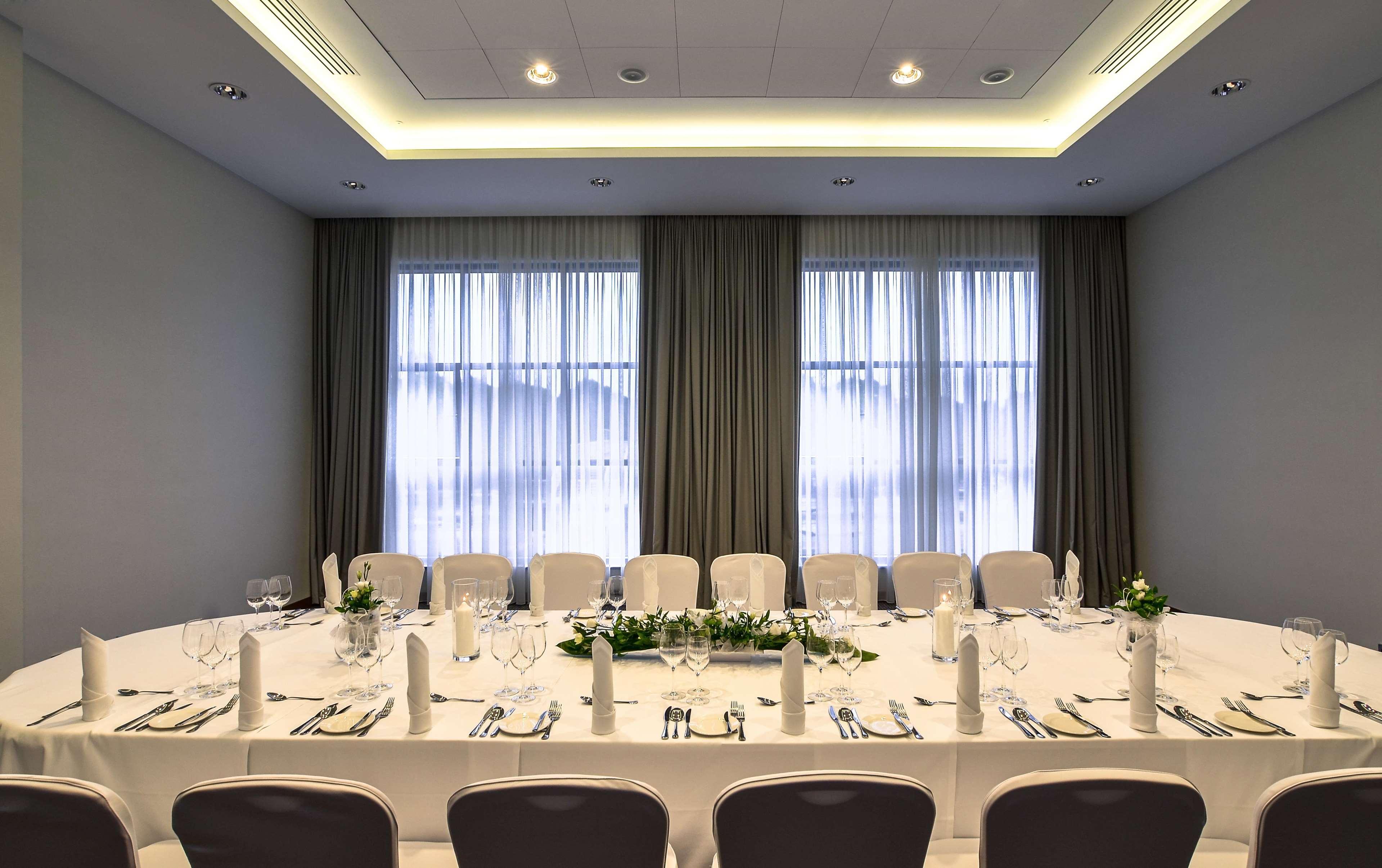 Doubletree By Hilton Lodz Hotel Business photo