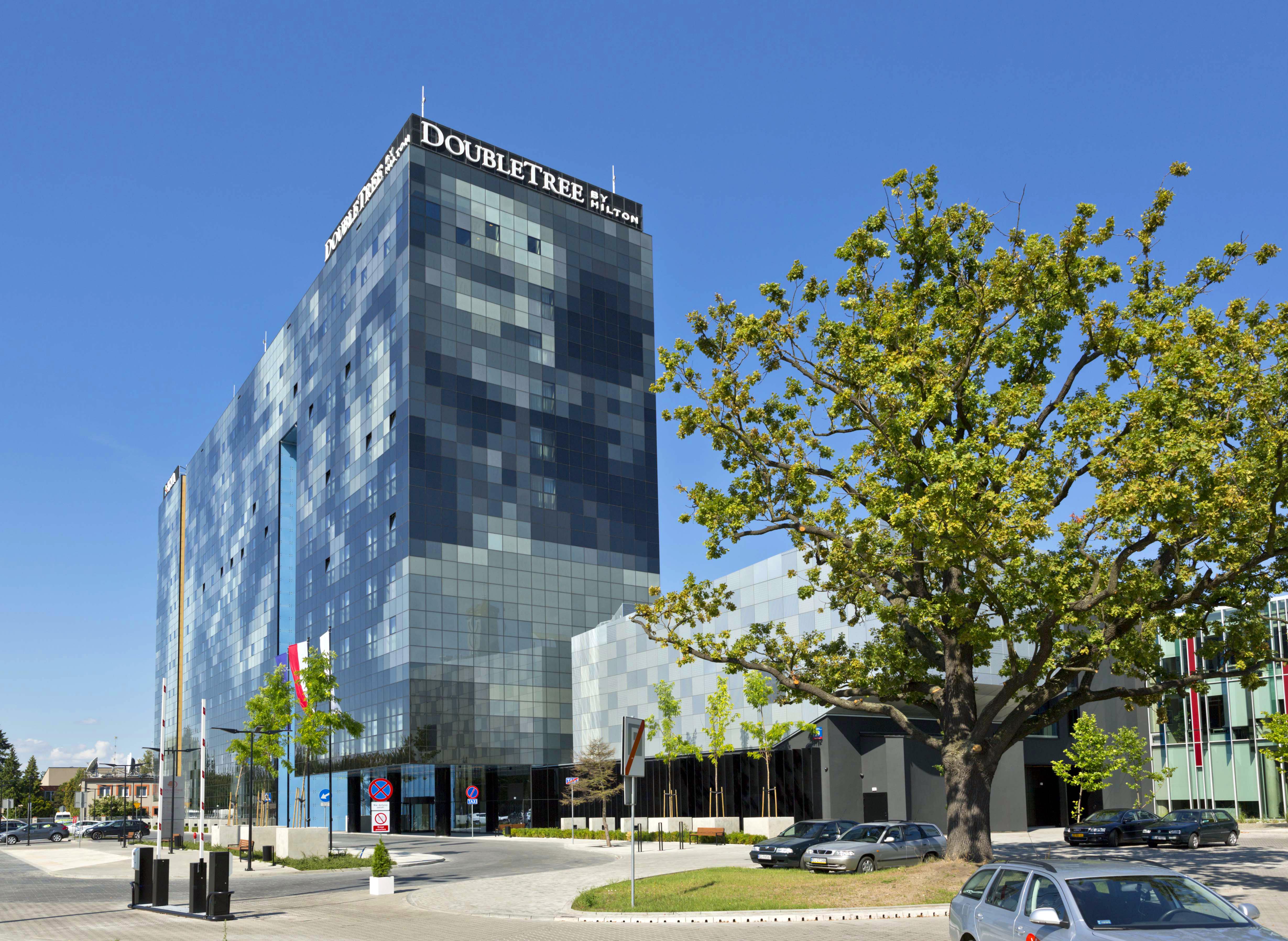 Doubletree By Hilton Lodz Hotel Exterior photo